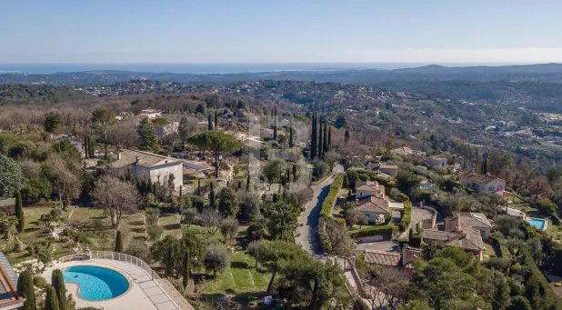 Châteauneuf-Grasse Maison 7 Pièces, 395 m²