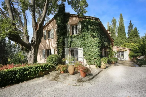 Grasse Maison 6 Pièces, 540 m²