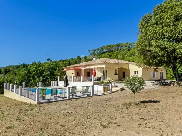 Châteauvert Maison 7 Pièces, 230 m²