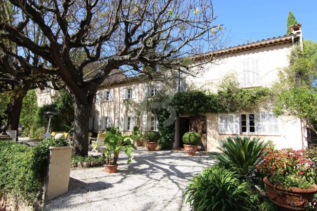 Grasse Maison 8 Pièces, 315 m²