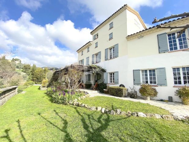 Grasse Maison 9 Pièces, 400,53 m²