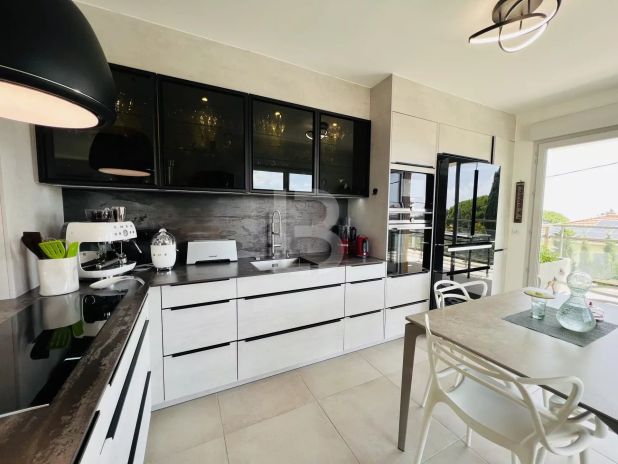 Antibes Apartment 3 Rooms, 72 m²